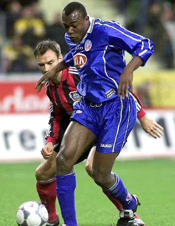 成功地捍卫 成功地捍卫