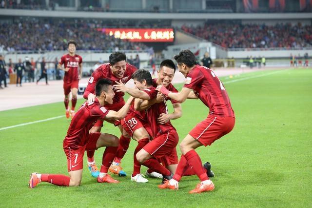 右路短传渗 右路短传渗